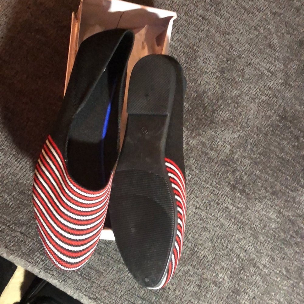 Shoes - Picture 4 of 6